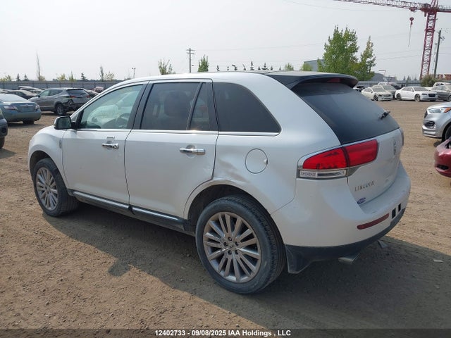 Lincoln MKX 2014 2LMDJ8JK8EBL14546 Image 3
