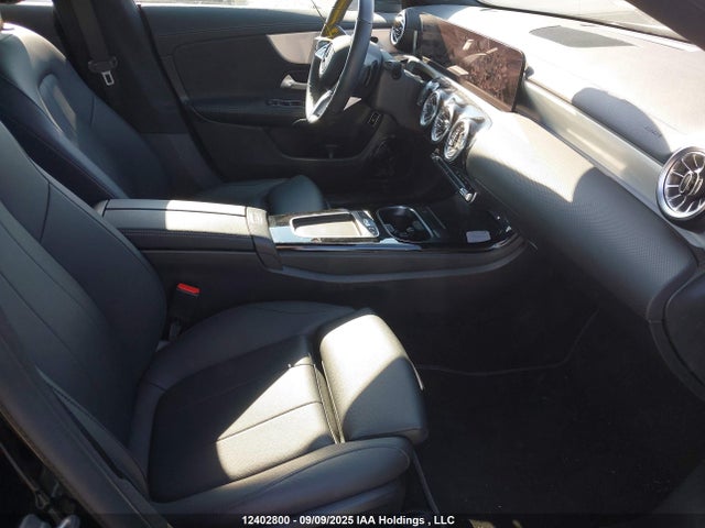 W1K5J4HB8SN532950 Mercedes-Benz m260