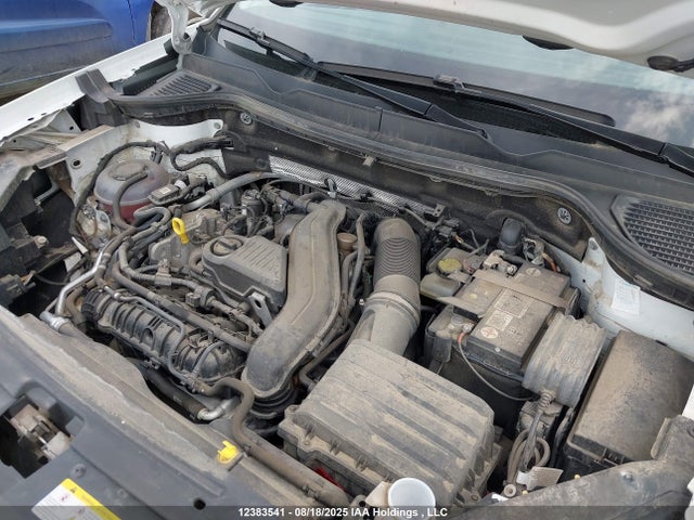 3VVLX7B26NM084752 Volkswagen tsi