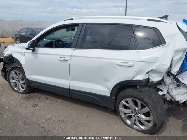 3VVLX7B26NM084752 Volkswagen tsi