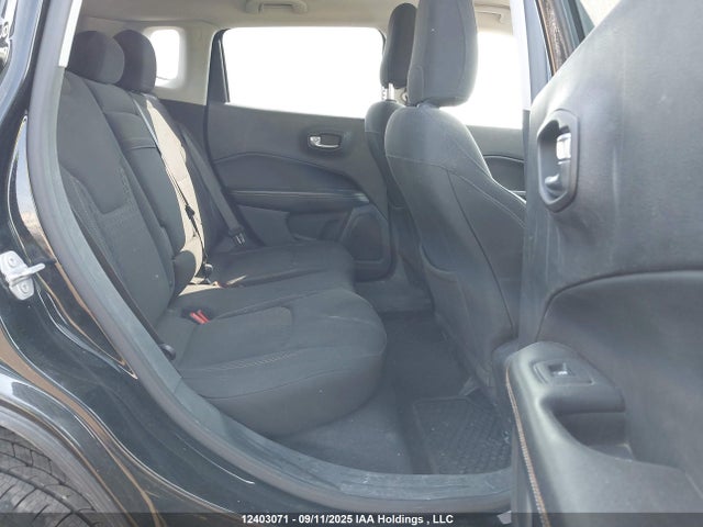 3C4NJDAB4JT139319 Jeep Compass