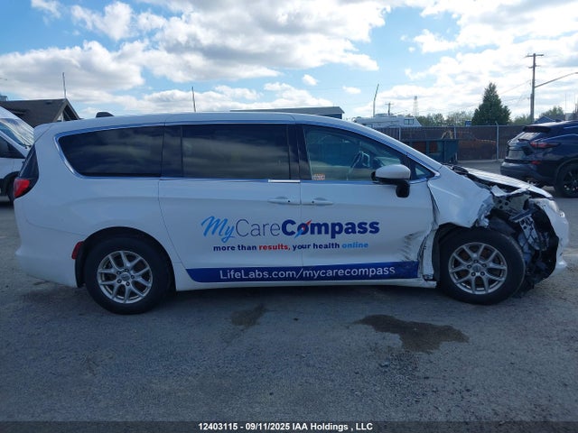 Chrysler Grand Caravan Sxt 2022 2C4RC1ZG9NR126231 Image 13