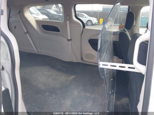 Chrysler Grand Caravan Sxt 2022 2C4RC1ZG9NR126231 Image 8
