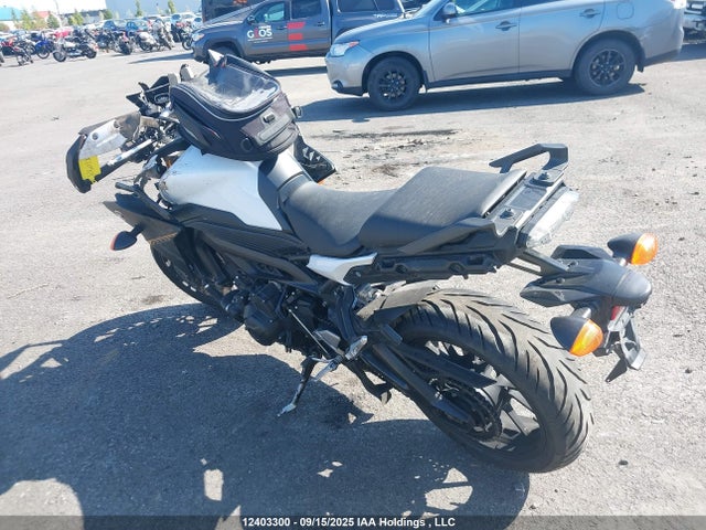 JYARN37N6HA001103 Yamaha FJ09