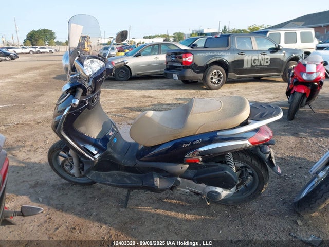 Aukcja sprzedaży 2011 Piaggio Bv 250, vin: ZAPM289L0B5290025, numer aukcji: 12403320