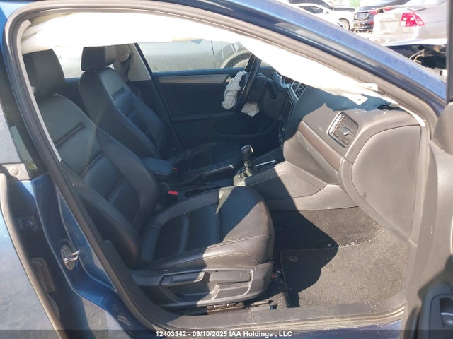 3VWL07AJ9GM392302 Volkswagen 2016