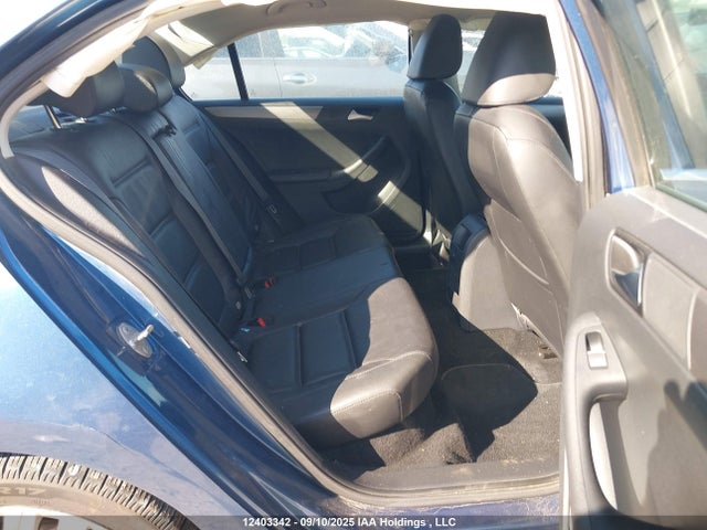 3VWL07AJ9GM392302 Volkswagen 2016