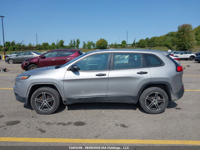 1C4PJLAB8FW559928 Jeep 2015