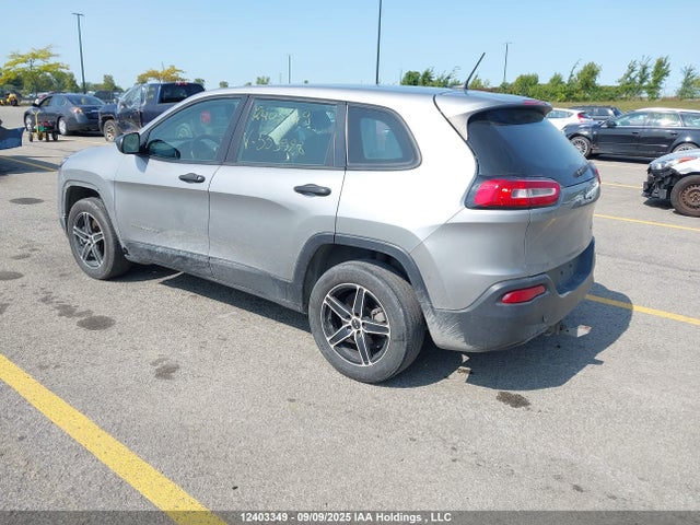 1C4PJLAB8FW559928 Jeep 2015
