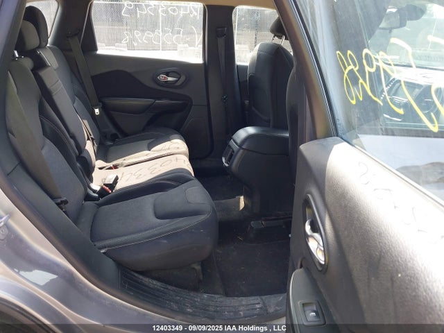 1C4PJLAB8FW559928 Jeep 2015