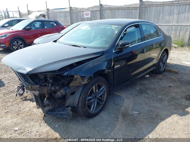 Volkswagen 2015 2015 1VWAS7A33FC104793 Image 2