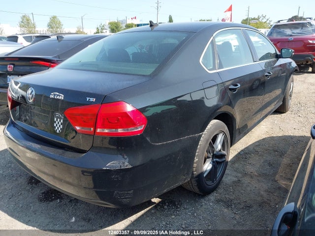 Volkswagen 2015 2015 1VWAS7A33FC104793 Image 4