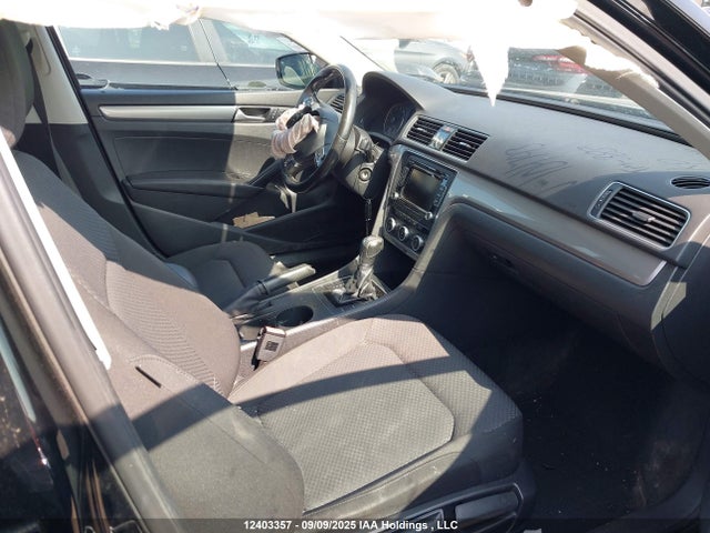 Volkswagen 2015 2015 1VWAS7A33FC104793 Image 5