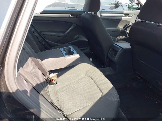 Volkswagen 2015 2015 1VWAS7A33FC104793 Image 8