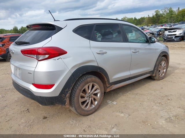KM8J3CA43HU541851 Hyundai TUCSON SE