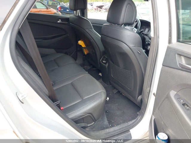 KM8J3CA43HU541851 Hyundai TUCSON SE