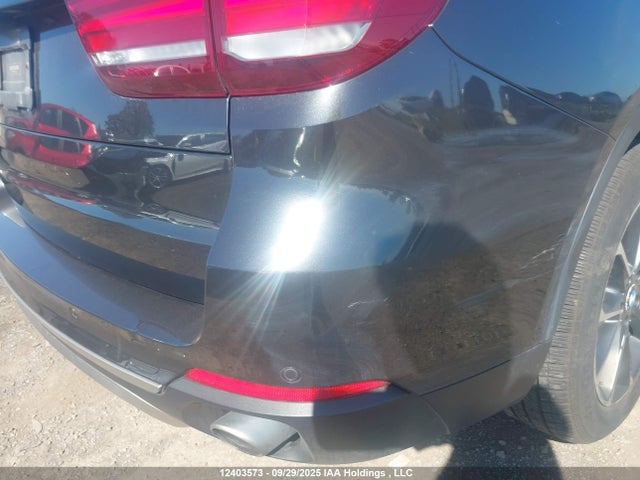 BMW 2014 2014 5UXKR0C51E0C27549 Image 17