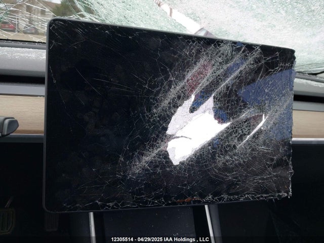 5YJ3E1EA4LF720946 Tesla MODEL 3