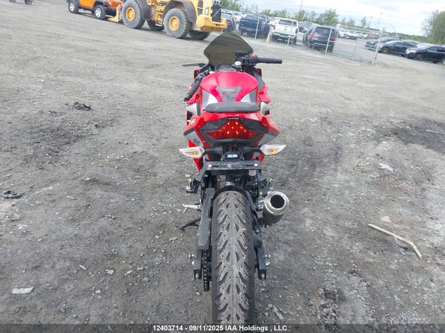 JKAEXKG10LDA77134 Kawasaki Ninja 400
