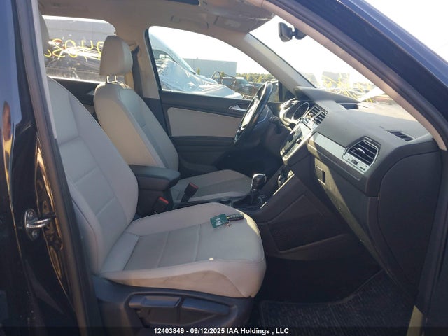 3VV2B7AX7JM087600 Volkswagen Tiguan