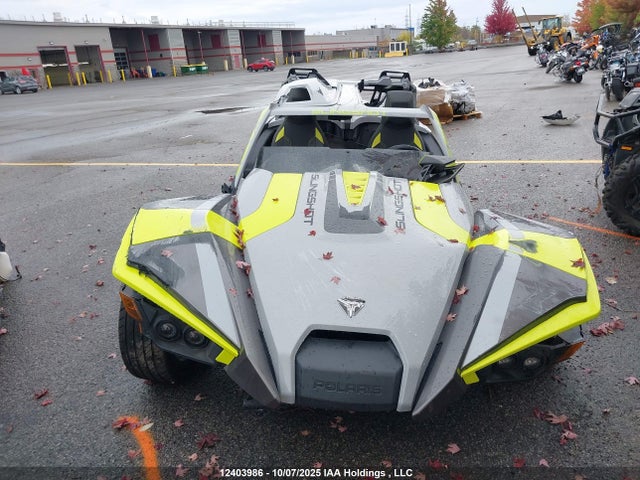 Polaris Slingshot 2018 57XAARFA9J8126521 Image 17