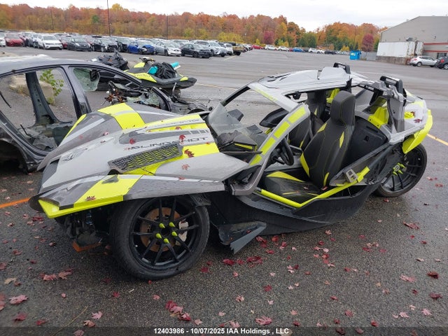 Polaris Slingshot 2018 57XAARFA9J8126521 Image 2