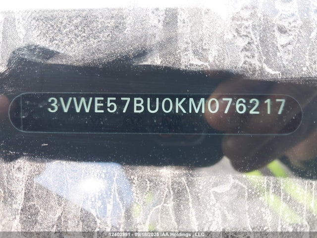 3VWE57BU0KM076217 Volkswagen 1.8 tsi