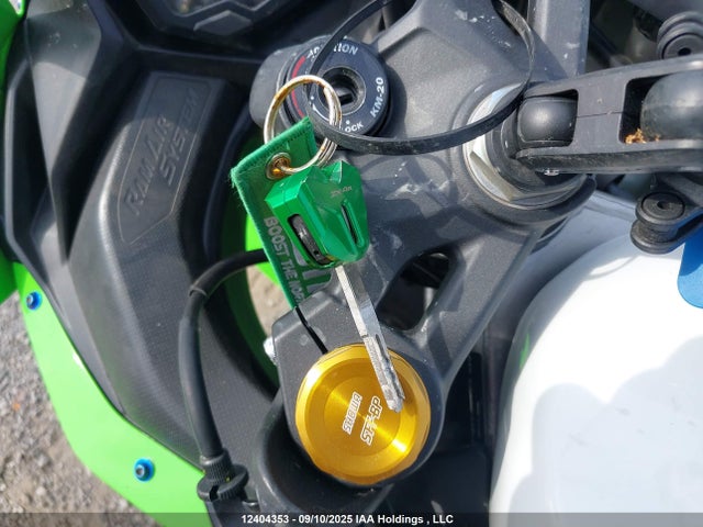 ML5ZXCS12RDA27052 Kawasaki Ninja Zx-4rr