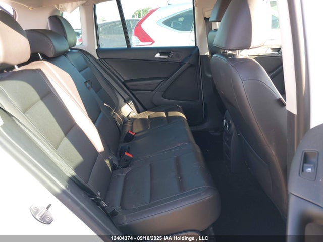 WVGNV7AX6HK023340 Volkswagen Tiguan