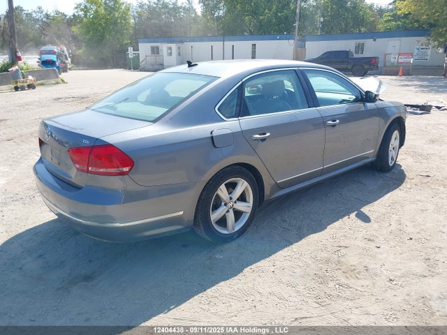 1VWBV7A32FC054741 Volkswagen Passat