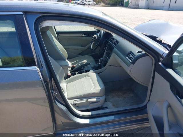1VWBV7A32FC054741 Volkswagen Passat