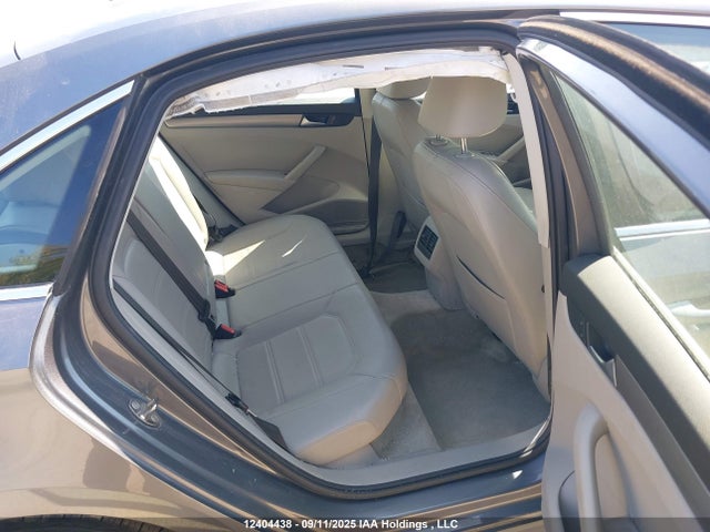 1VWBV7A32FC054741 Volkswagen Passat