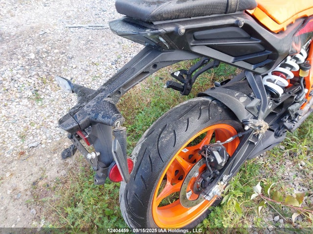 KTM 2024 2024 MD2JPJ400RN240417 Image 16