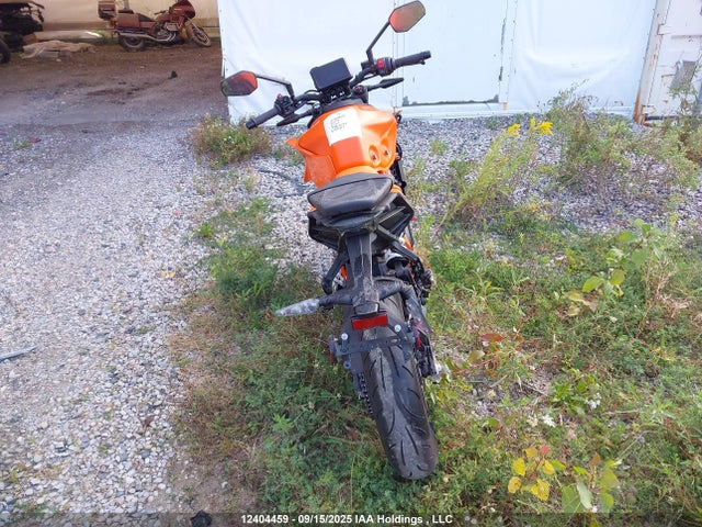 KTM 2024 2024 MD2JPJ400RN240417 Image 6