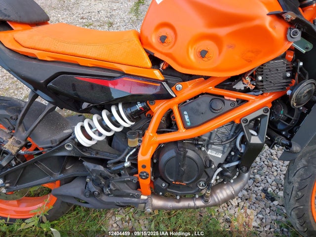 KTM 2024 2024 MD2JPJ400RN240417 Image 8