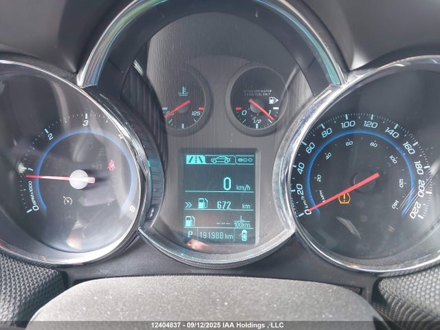 1G1P75SZ5E7402932 Chevrolet luz
