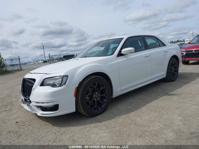 Chrysler 300 2023 2C3CCASG0PH620717 Image 2