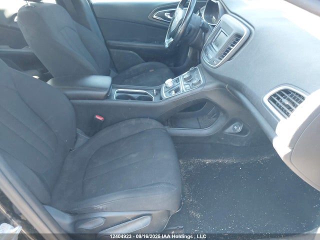1C3CCCABXFN525671 Chrysler 2015