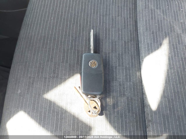 Volkswagen 2015 2015 WVGKV7AX2FW030889 Image 11