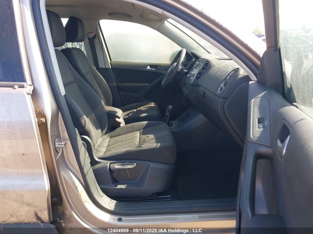Volkswagen 2015 2015 WVGKV7AX2FW030889 Image 5