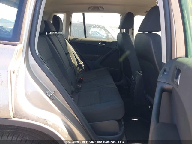 Volkswagen 2015 2015 WVGKV7AX2FW030889 Image 8
