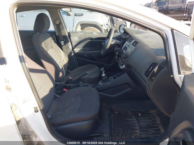 KNADM4A35H6104172 KIA Rio