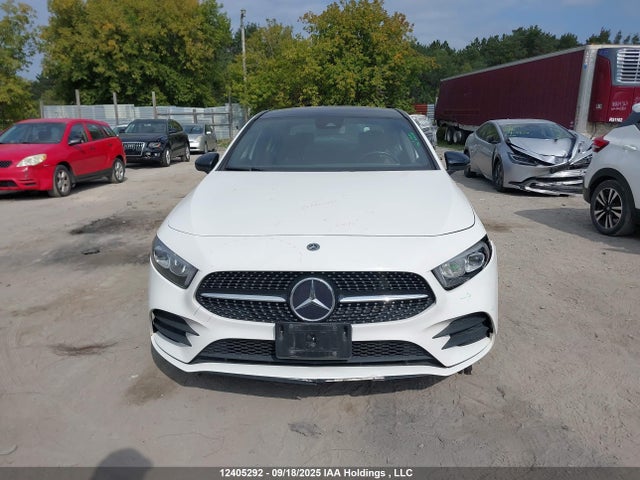 W1K3G4FBXNJ330390 Mercedes-Benz m260