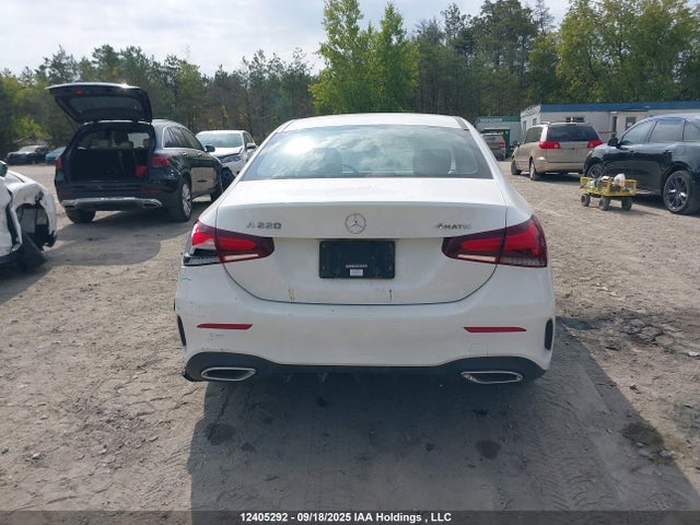 W1K3G4FBXNJ330390 Mercedes-Benz m260