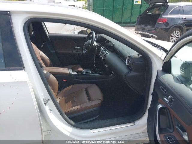 W1K3G4FBXNJ330390 Mercedes-Benz m260