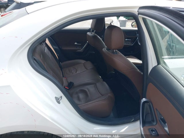 W1K3G4FBXNJ330390 Mercedes-Benz m260