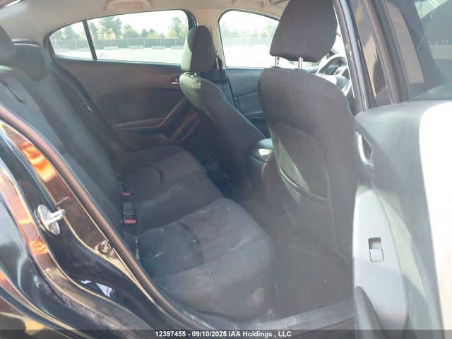 3MZBM1U77FM207143 Mazda pe