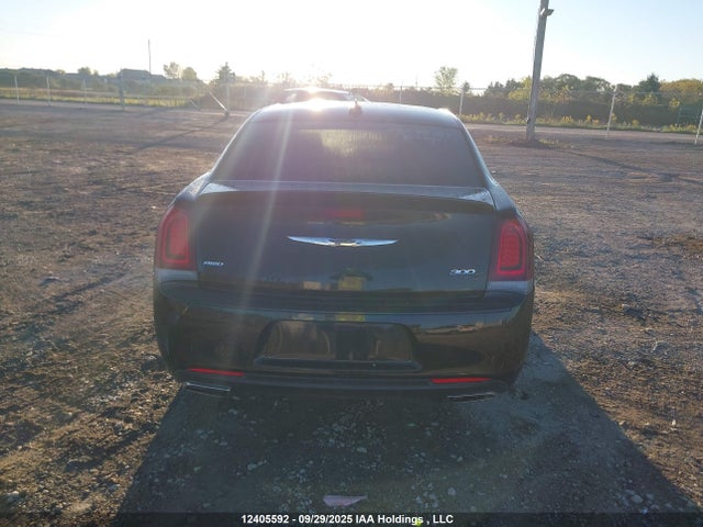 Chrysler 2019 2019 2C3CCAGG1KH665523 Image 16
