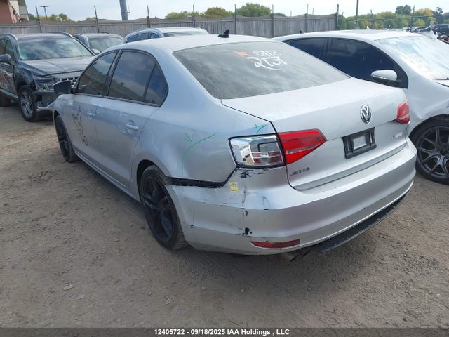 3VW2K7AJ4FM308133 Volkswagen 2015