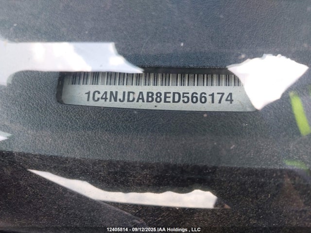 1C4NJDAB8ED566174 Jeep Compass